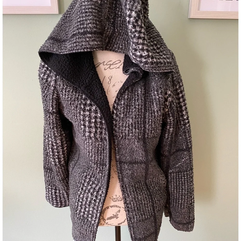 Women’s Reversible Sherpa Hoodie/Jacket Size S/M